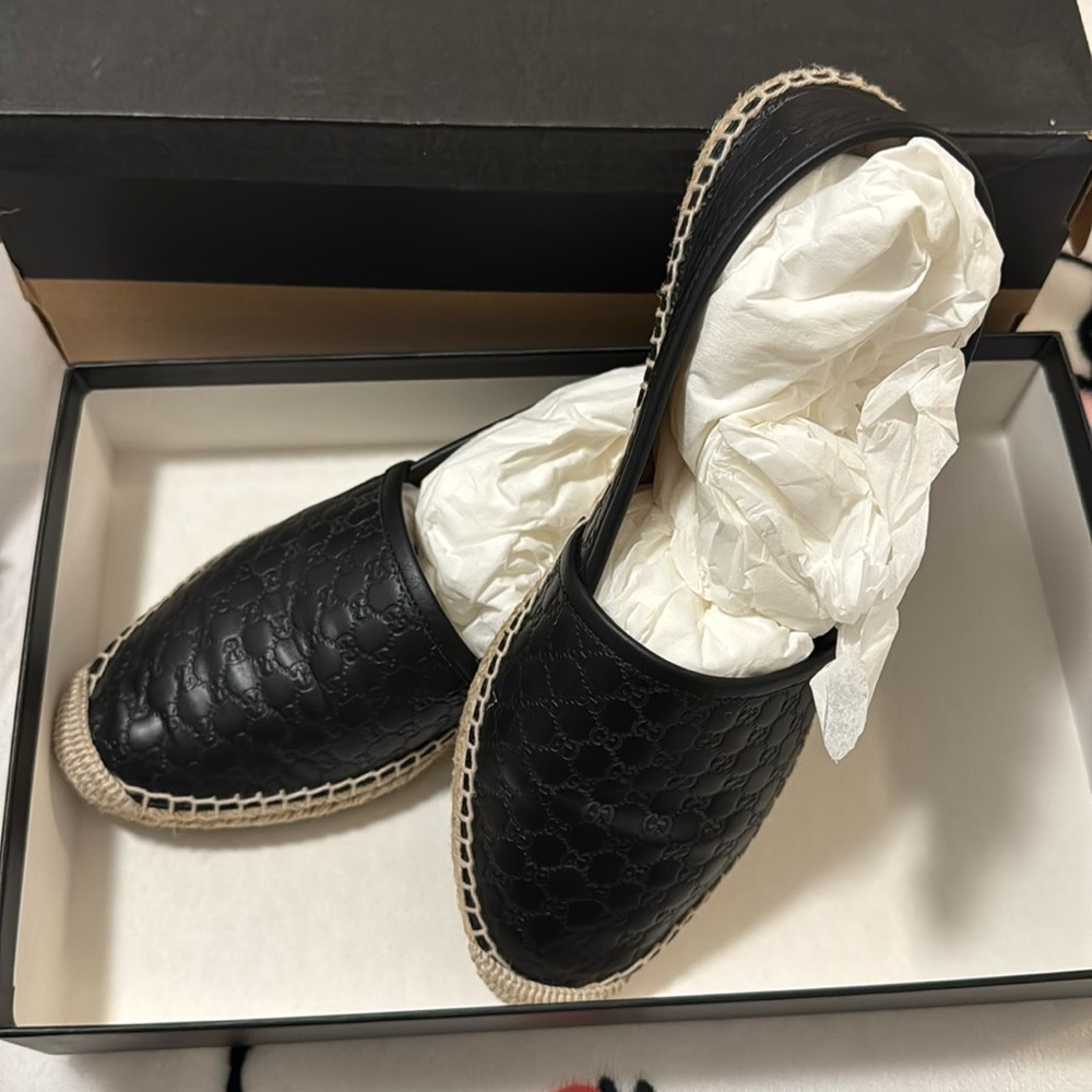Hi. I’m selling these black Gucci espadrilles. Have been only used once.